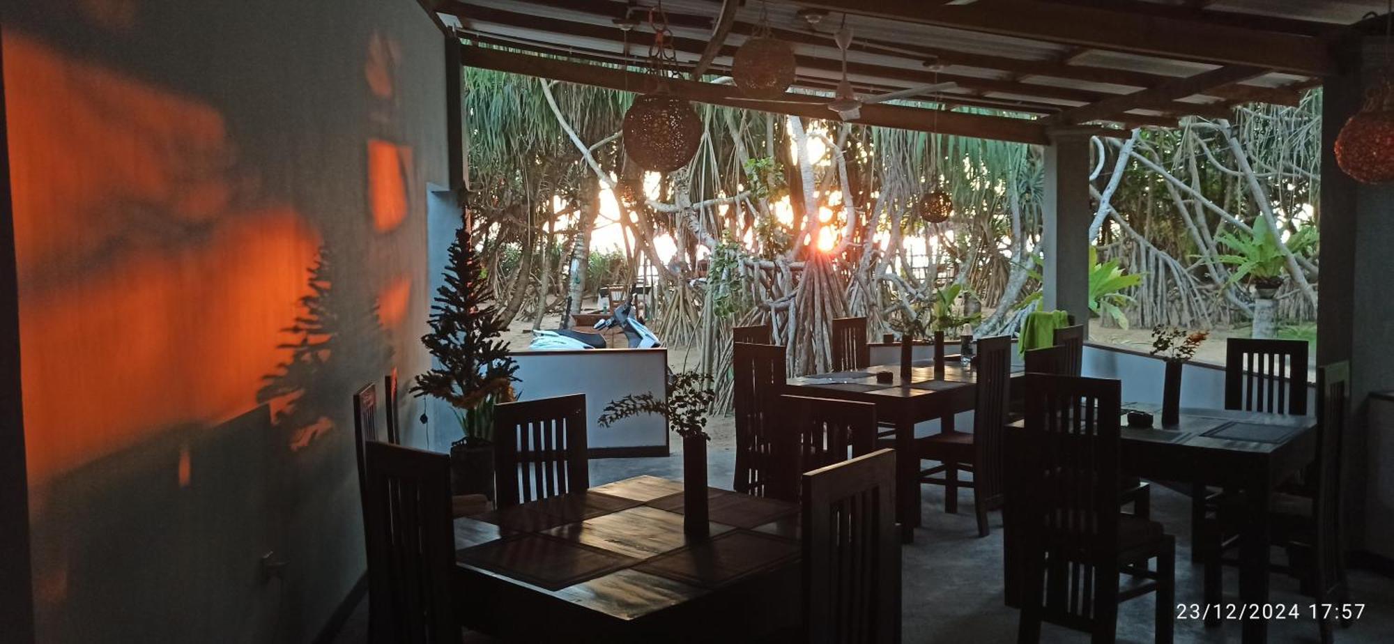 Ravana - Beach Cabanas Hikkaduwa Exteriér fotografie